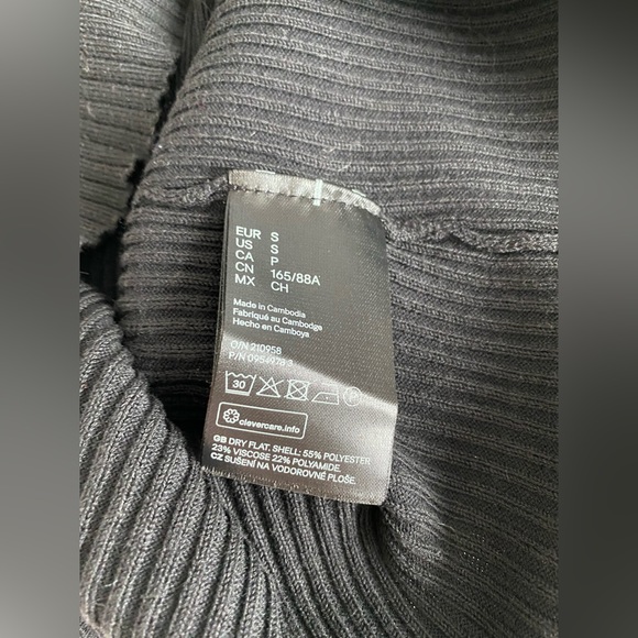 H&M ribbed t-shirt size small - Picture 5 of 5